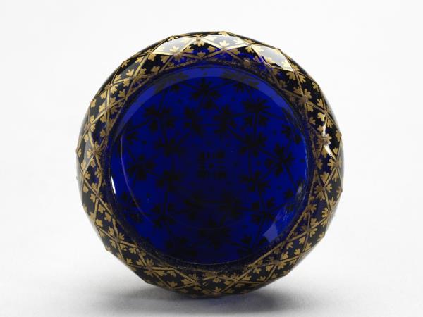 深藍玻璃描金畫琺瑯盒