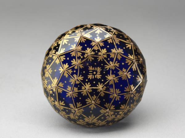 深藍玻璃描金畫琺瑯盒