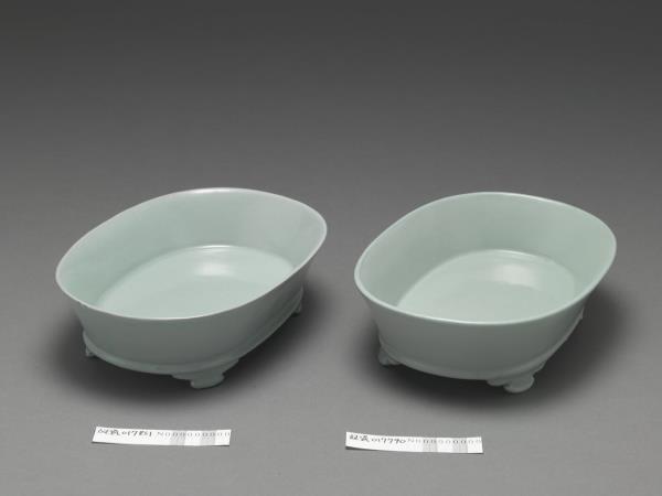 汝窯 青瓷無紋水仙盆