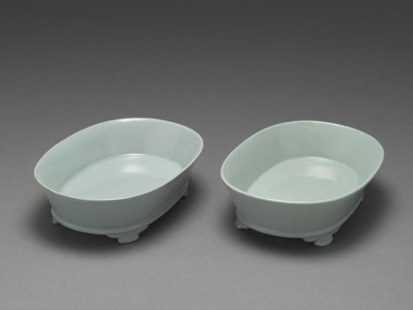 汝窯 青瓷無紋水仙盆