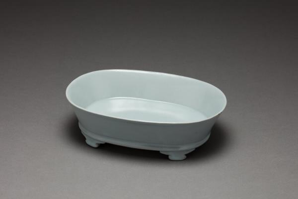 汝窯 青瓷無紋水仙盆