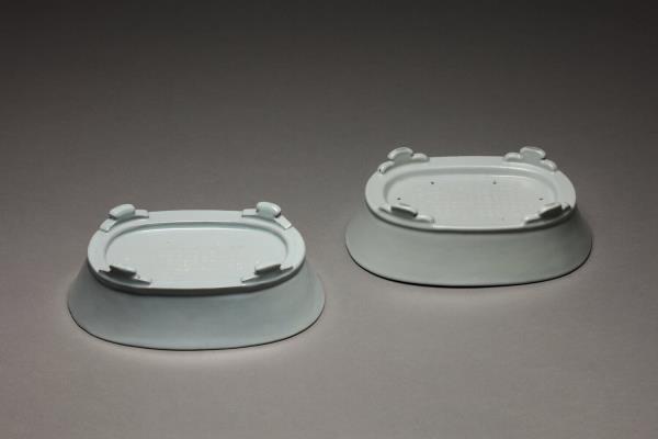 汝窯 青瓷無紋水仙盆