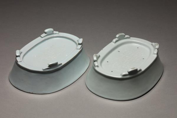 汝窯 青瓷無紋水仙盆