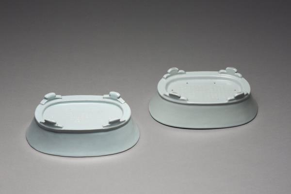 汝窯 青瓷無紋水仙盆