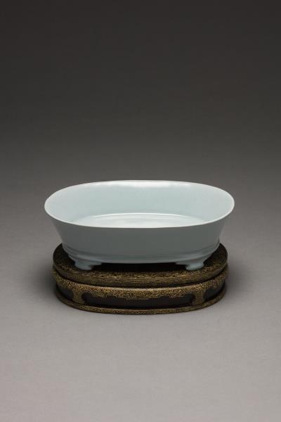 汝窯 青瓷無紋水仙盆