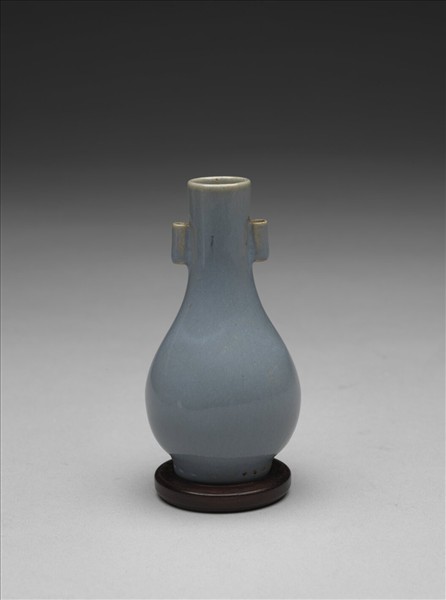 廣窯 天藍釉貫耳瓶