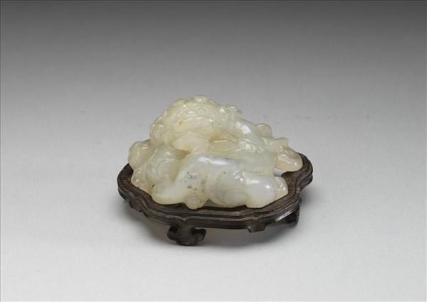 玉獅戲繡球